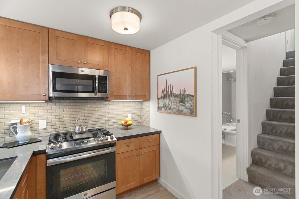 3710 SW 106th Street , Seattle, WA 98146
