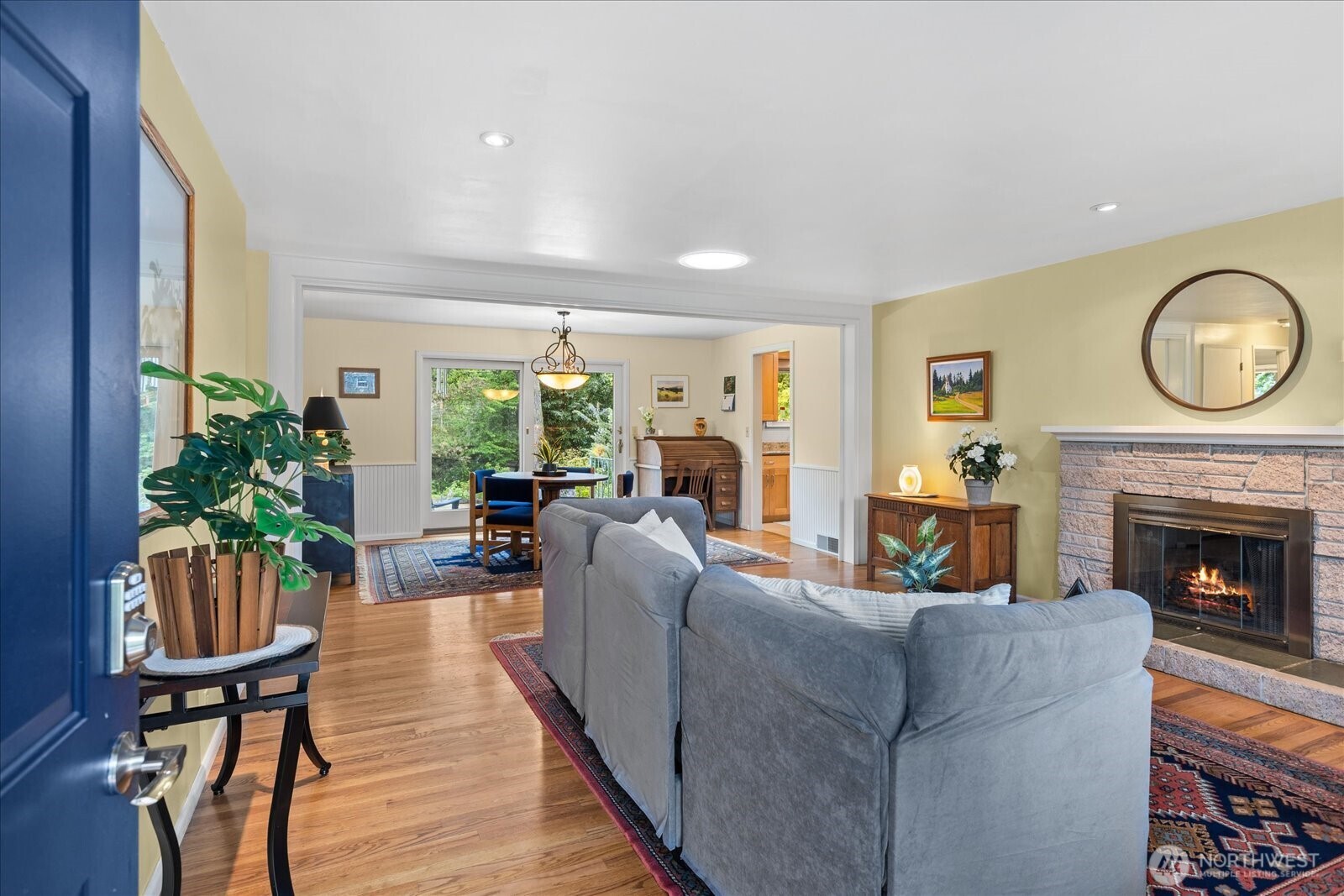 823 NW 107th Street , Seattle, WA 98177