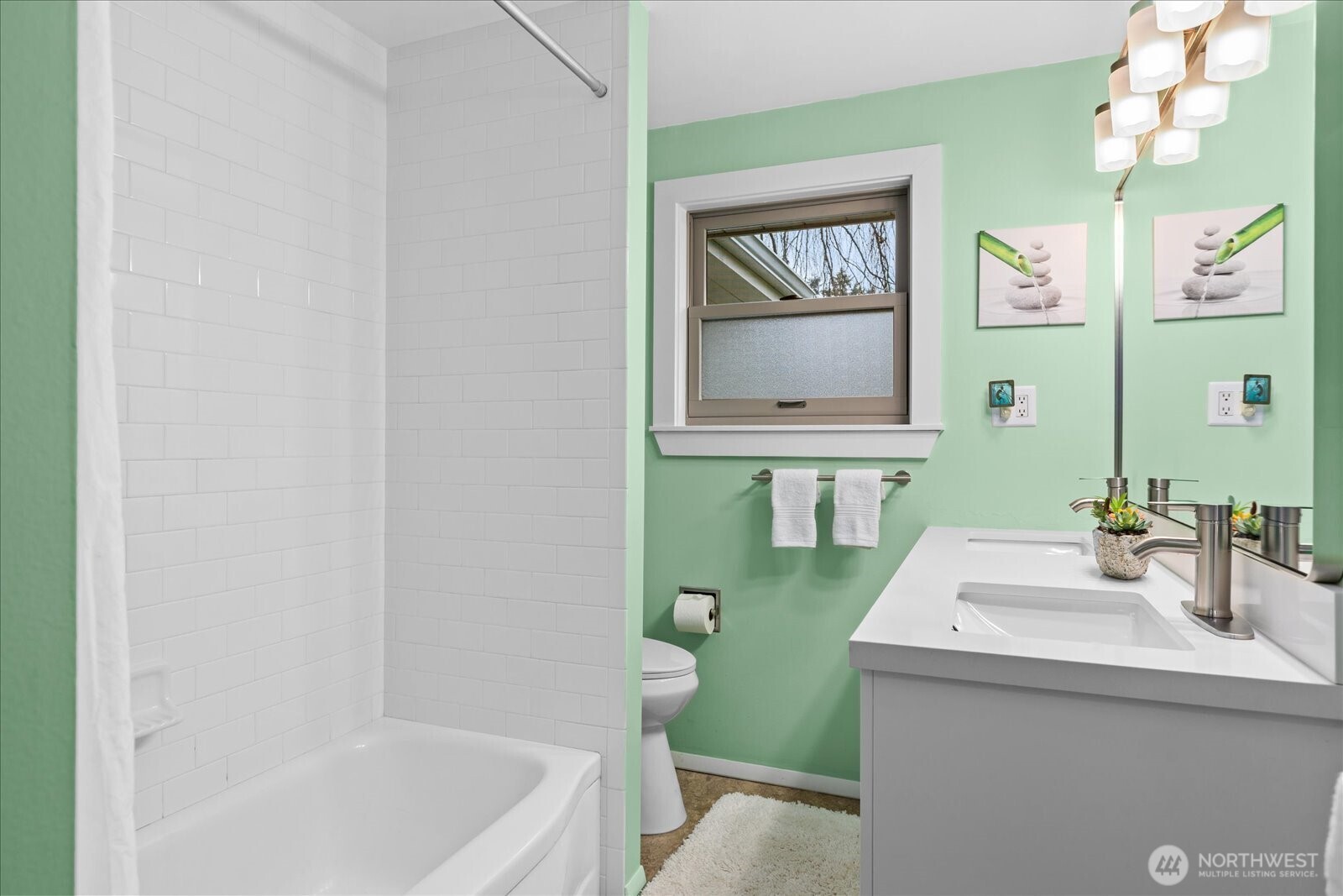 823 NW 107th Street , Seattle, WA 98177