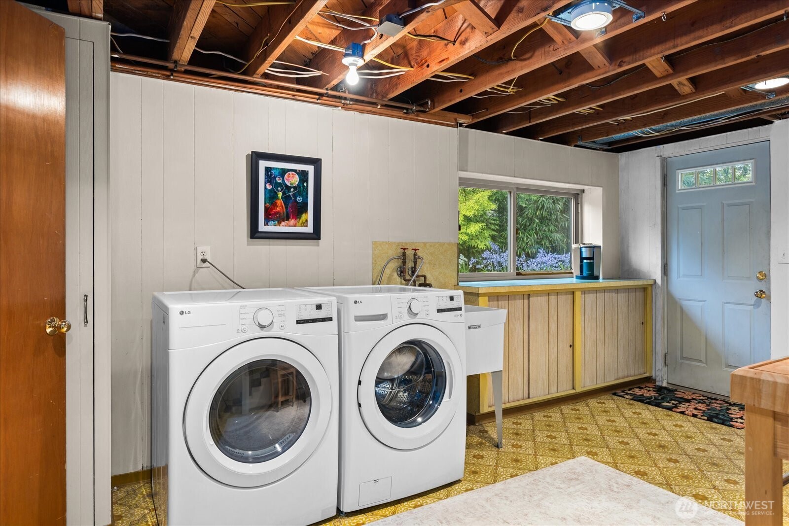 823 NW 107th Street , Seattle, WA 98177