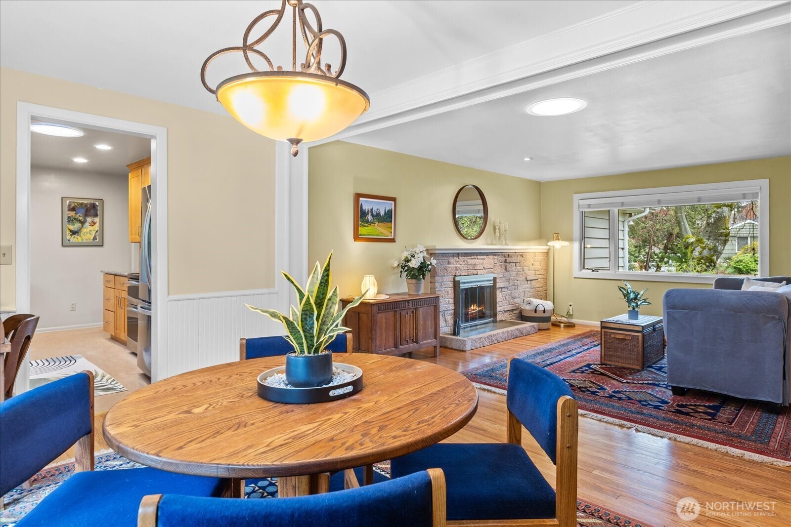 823 NW 107th Street , Seattle, WA 98177