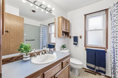 15601 160th Court SE, Renton, WA 98058 - Photo 13
