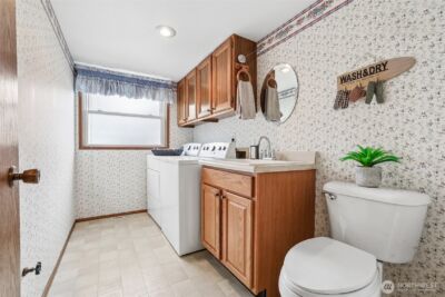 15601 160th Court SE, Renton, WA 98058 - Photo 14