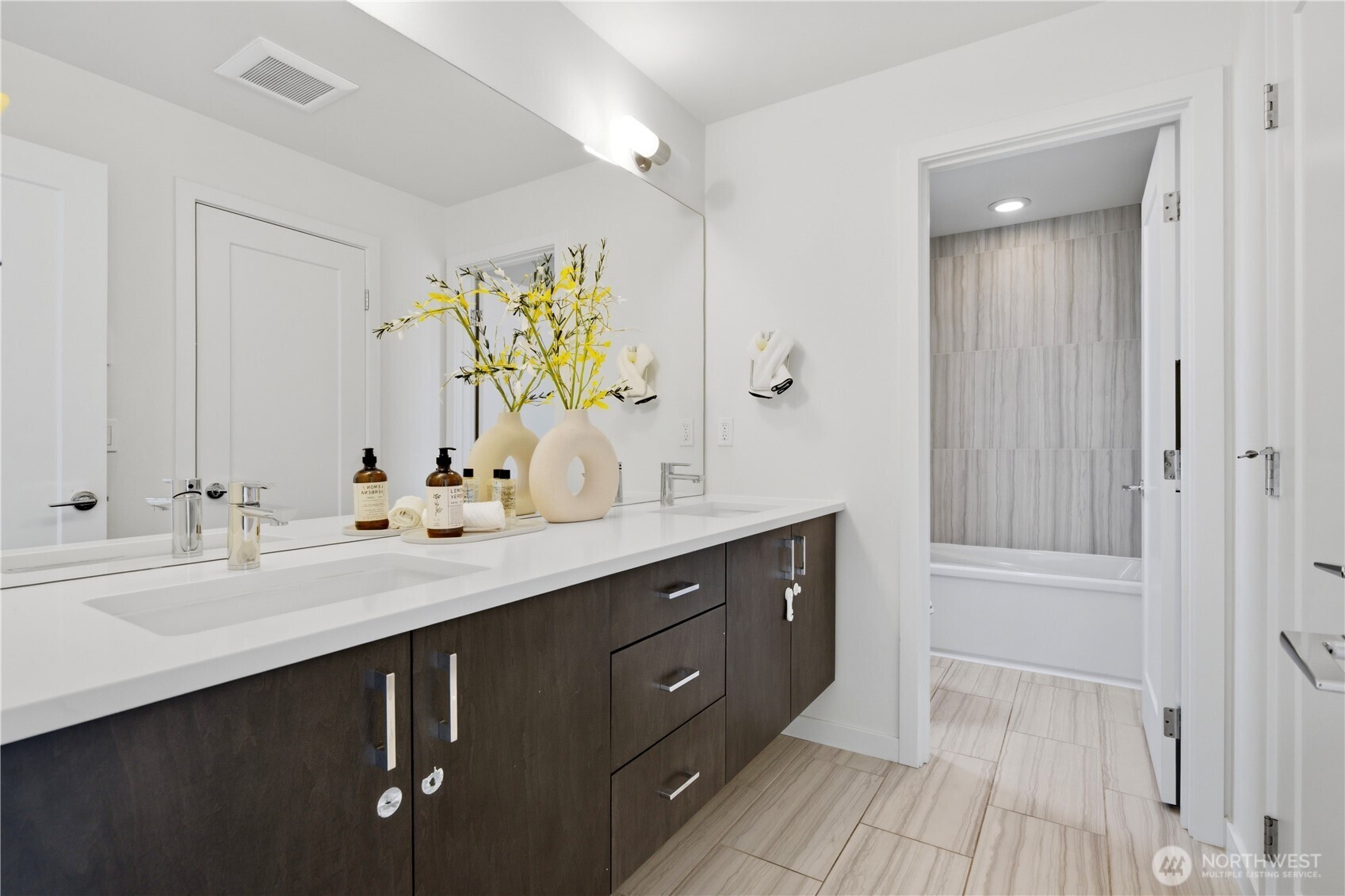 1901 25th Avenue S, Seattle, WA 98144