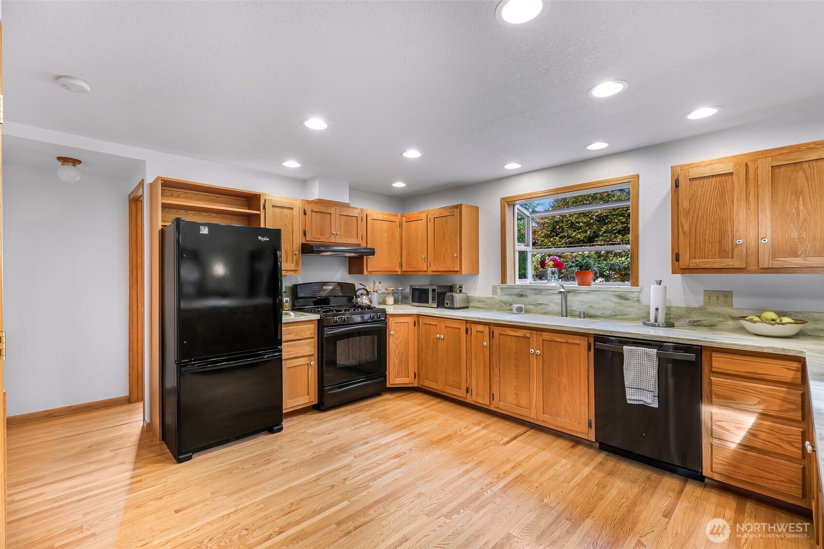 9515 Sunrise Road , Blaine, WA 98230