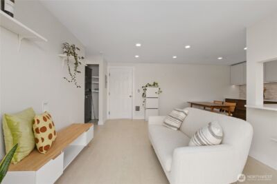 12056 15th Avenue NE #404, Seattle, WA 98125-5062 - Photo 11