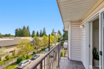 12056 15th Avenue NE #404, Seattle, WA 98125-5062 - Photo 15