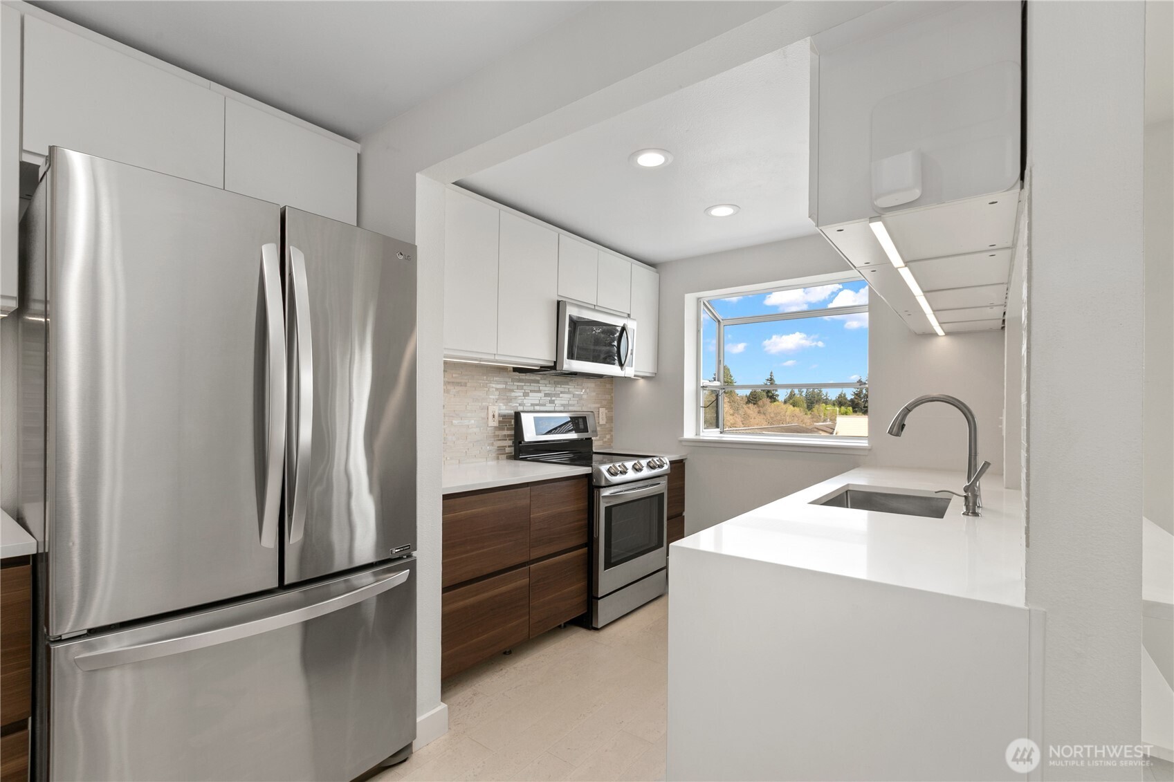 12056 15th Avenue NE #404, Seattle, WA 98125-5062