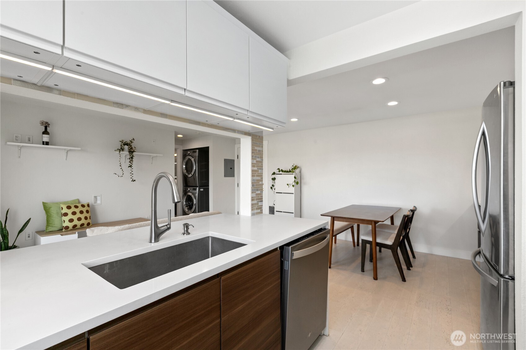 12056 15th Avenue NE #404, Seattle, WA 98125-5062
