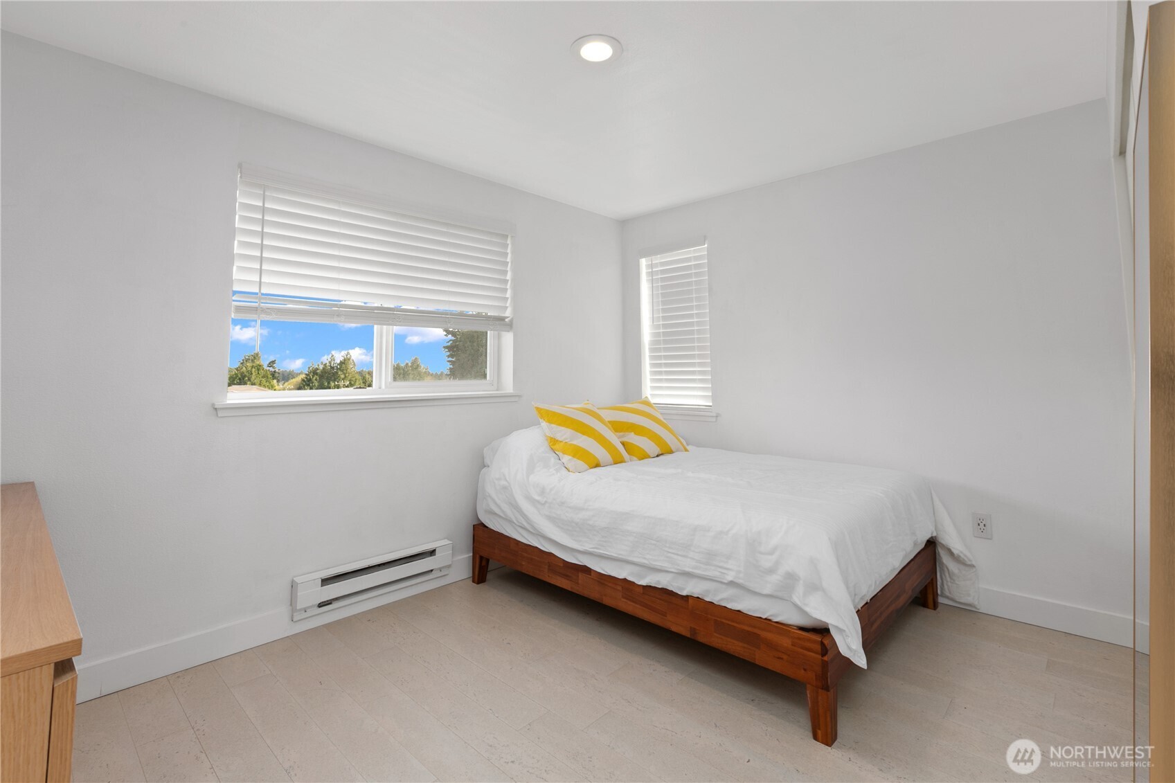 12056 15th Avenue NE #404, Seattle, WA 98125-5062