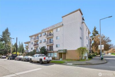 12056 15th Avenue NE #404, Seattle, WA 98125-5062 - Photo 3