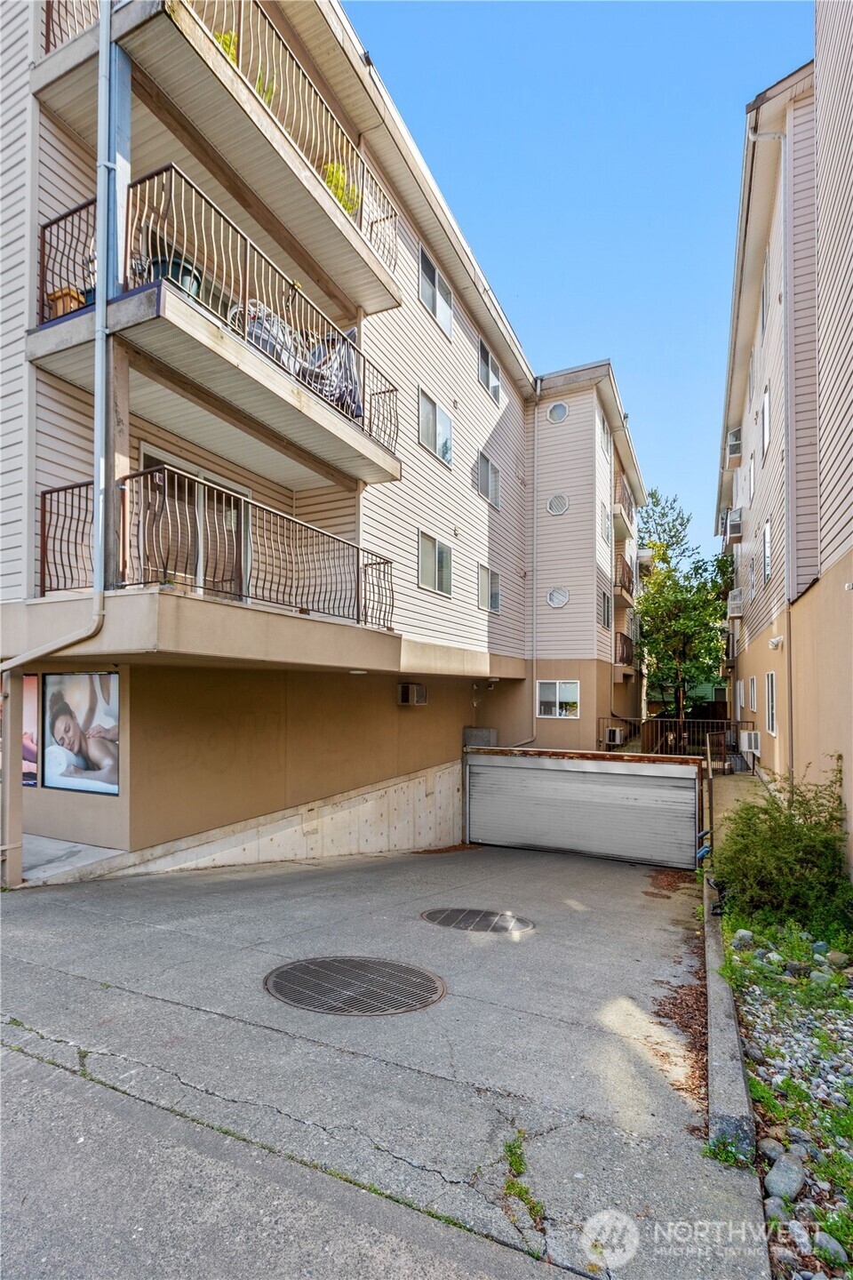 12056 15th Avenue NE #404, Seattle, WA 98125-5062