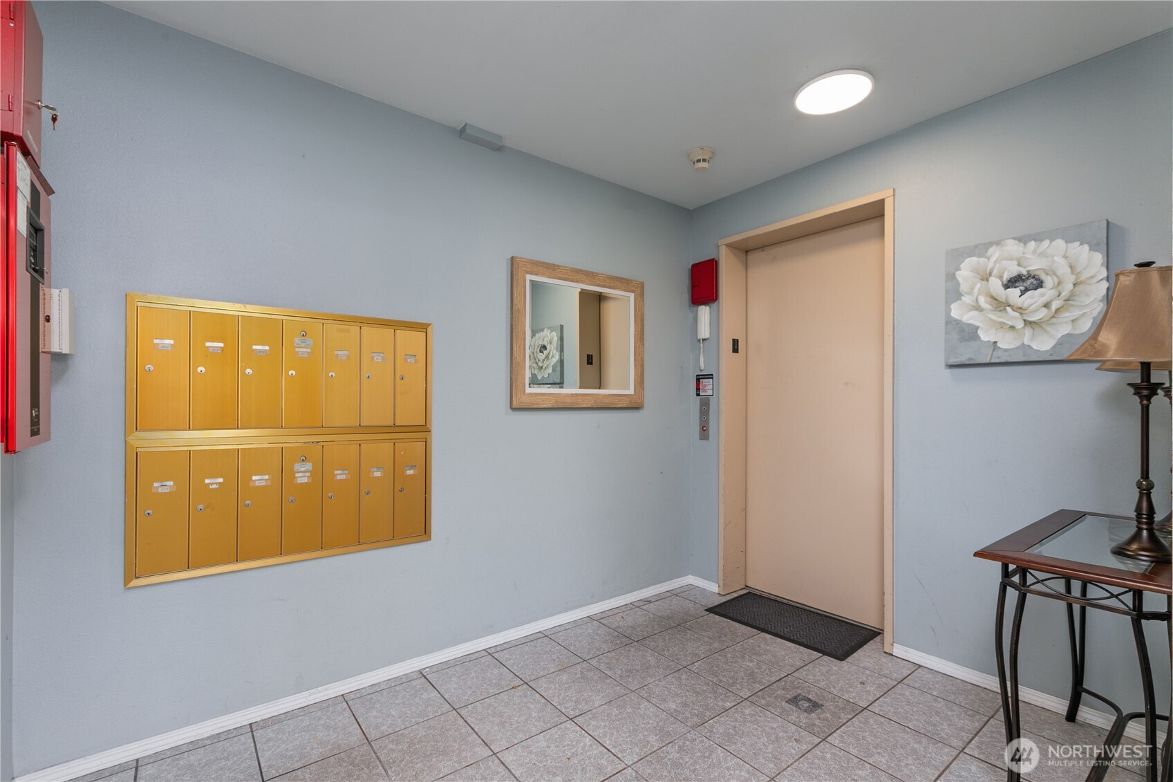 12056 15th Avenue NE #404, Seattle, WA 98125-5062
