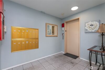 12056 15th Avenue NE #404, Seattle, WA 98125-5062 - Photo 5
