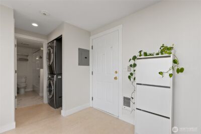 12056 15th Avenue NE #404, Seattle, WA 98125-5062 - Photo 8