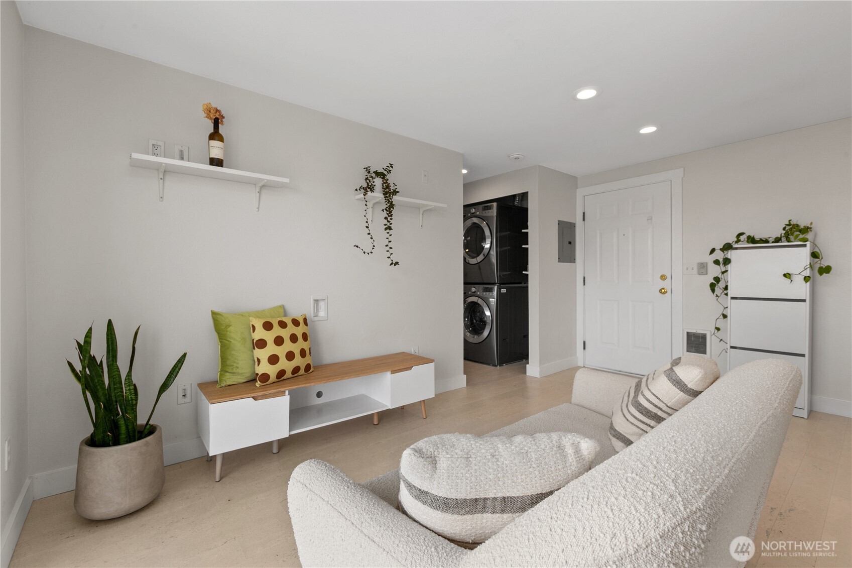 12056 15th Avenue NE #404, Seattle, WA 98125-5062