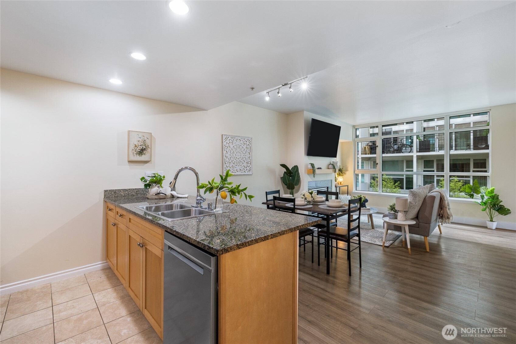 1420 Terry Ave #607, Seattle, WA 98101