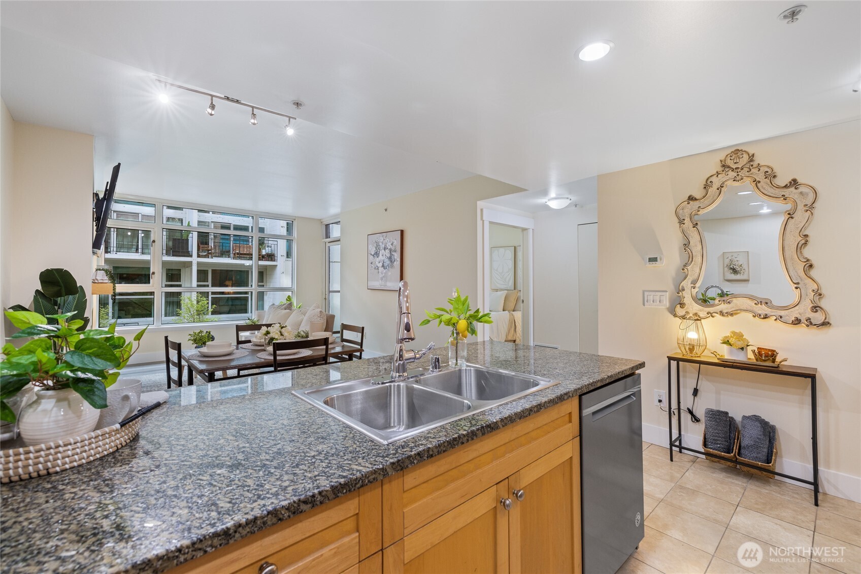 1420 Terry Ave #607, Seattle, WA 98101