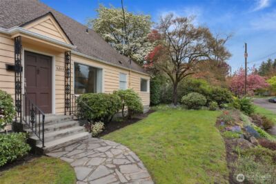 6203 39th Avenue NE, Seattle, WA 98115 - Photo 2