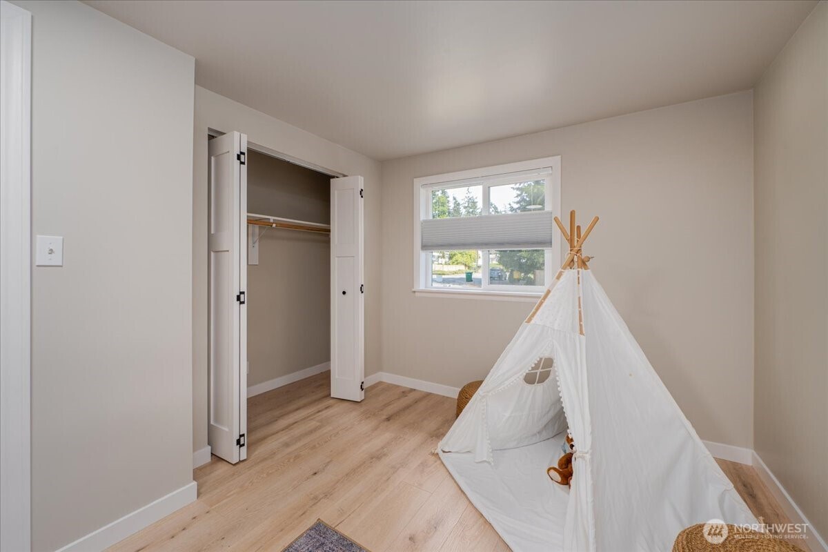 14104 59th Ave W, Edmonds, WA 98026