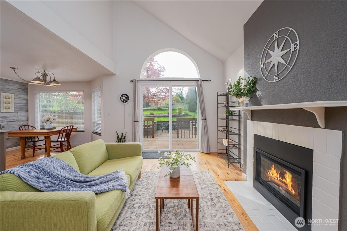 19906 28th Avenue W #B, Lynnwood, WA 98036