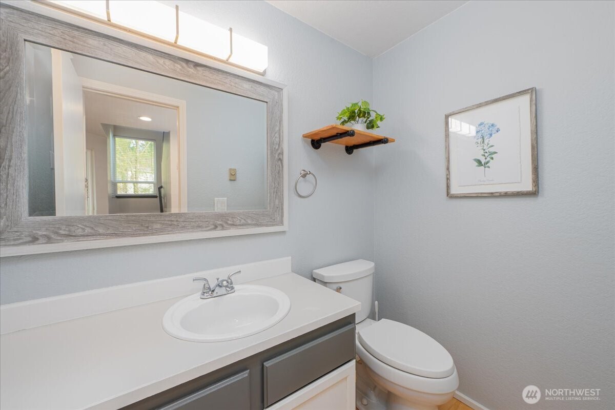19906 28th Avenue W #B, Lynnwood, WA 98036
