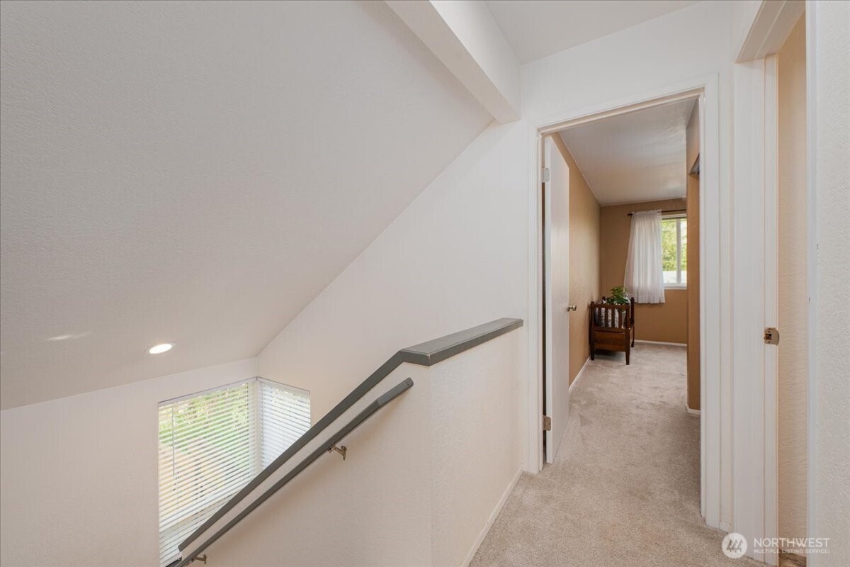19906 28th Avenue W #B, Lynnwood, WA 98036