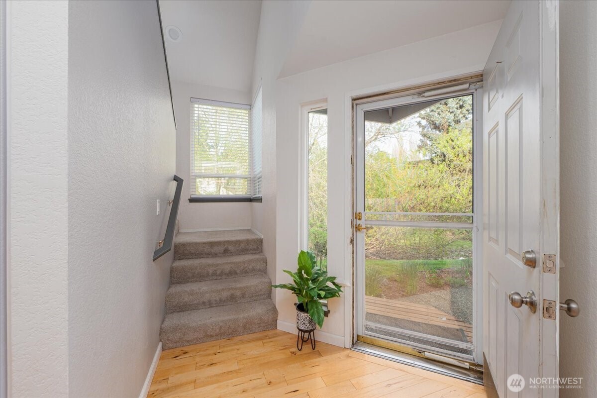 19906 28th Avenue W #B, Lynnwood, WA 98036