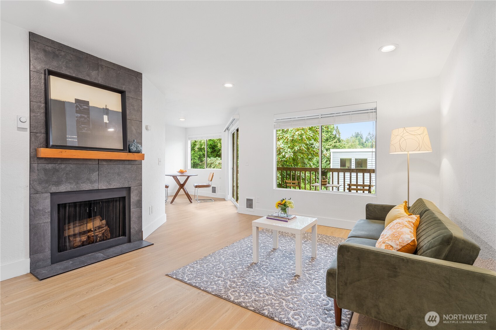 10320 SE 6th Street #B6, Bellevue, WA 98004