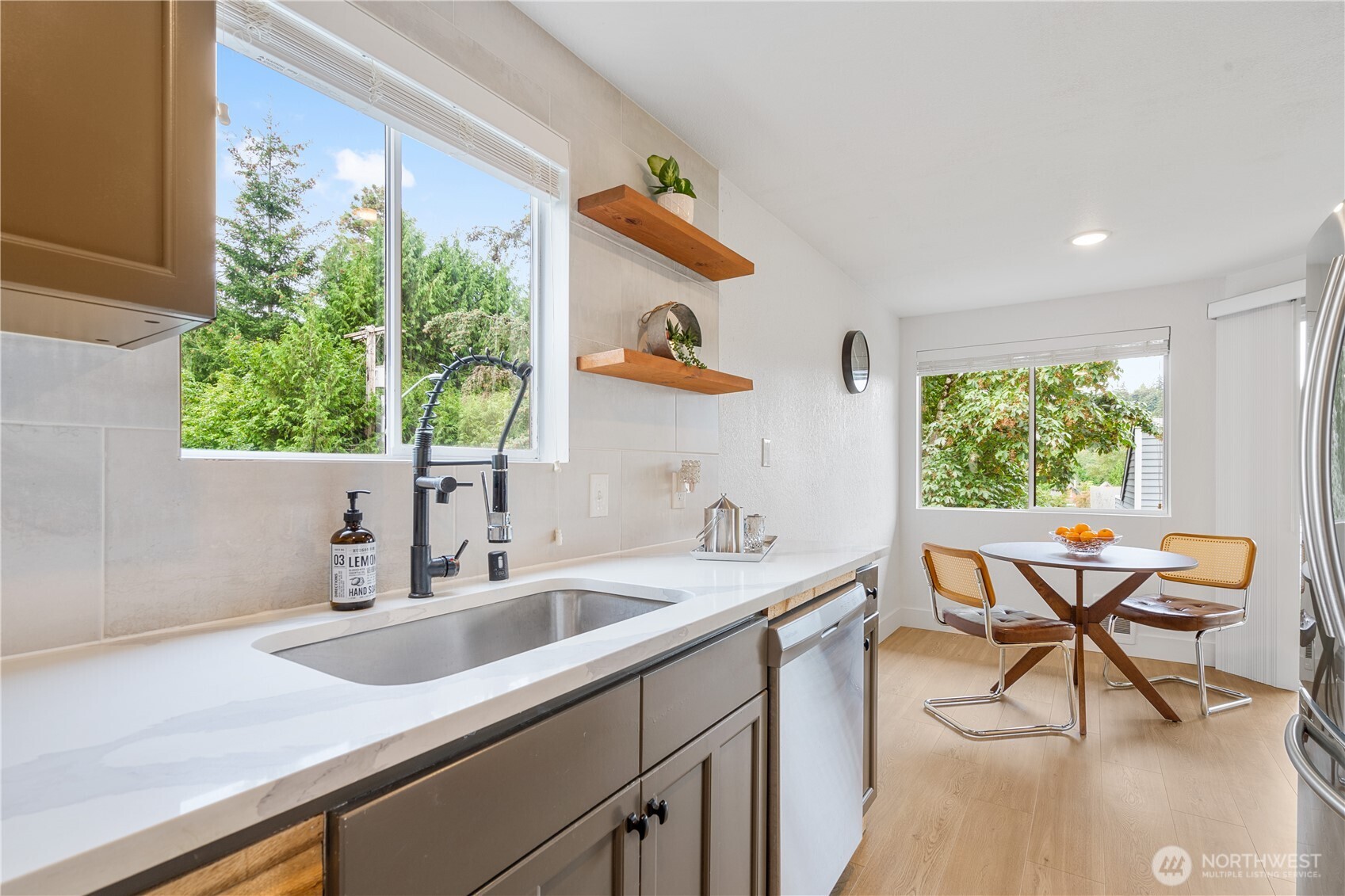10320 SE 6th Street #B6, Bellevue, WA 98004