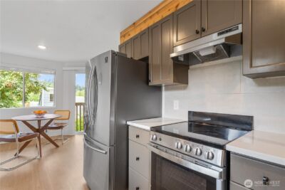 10320 SE 6th Street #B6, Bellevue, WA 98004 - Photo 13