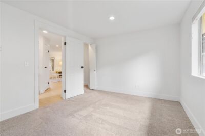 10320 SE 6th Street #B6, Bellevue, WA 98004 - Photo 16