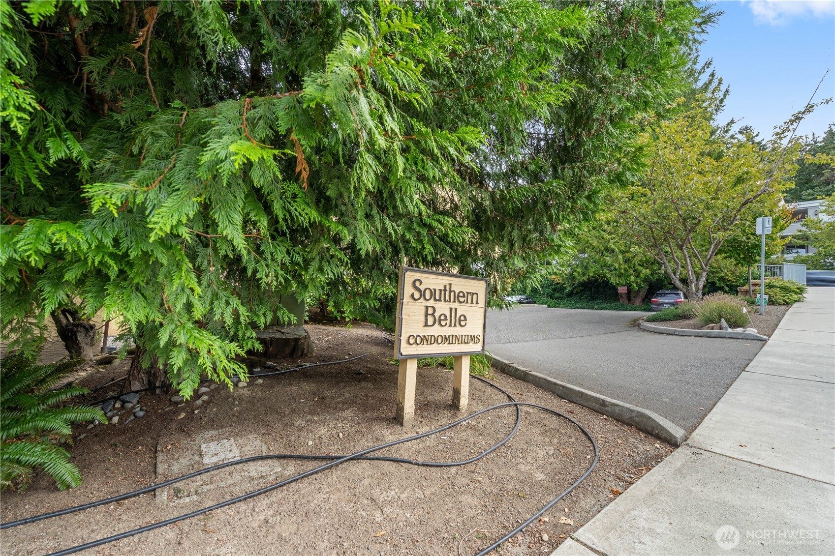 10320 SE 6th Street #B6, Bellevue, WA 98004