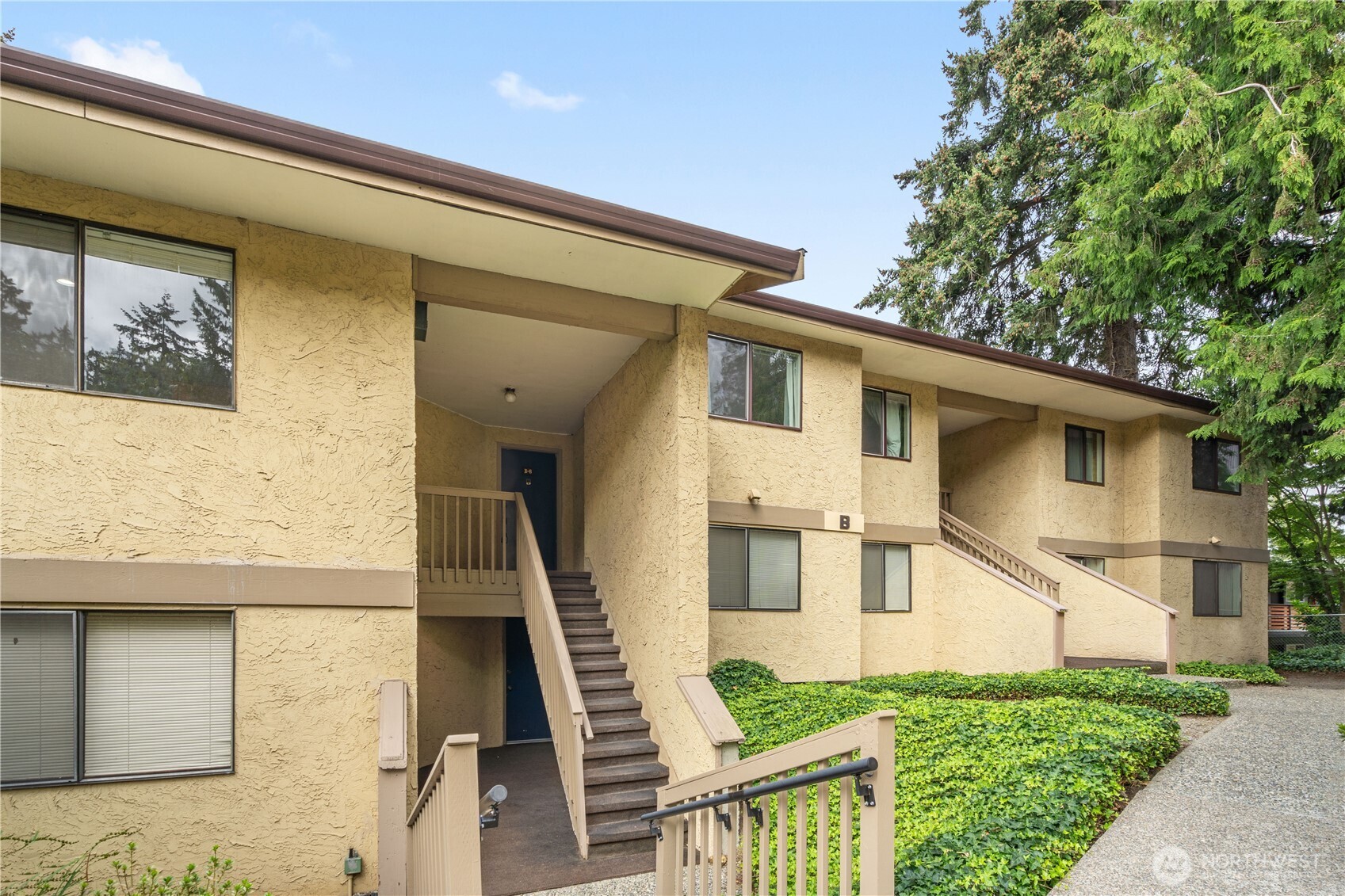 10320 SE 6th Street #B6, Bellevue, WA 98004