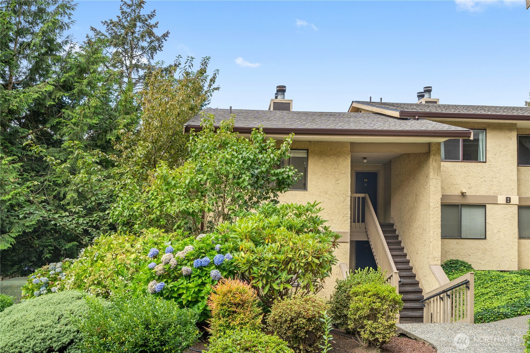 10320 SE 6th Street #B6, Bellevue, WA 98004