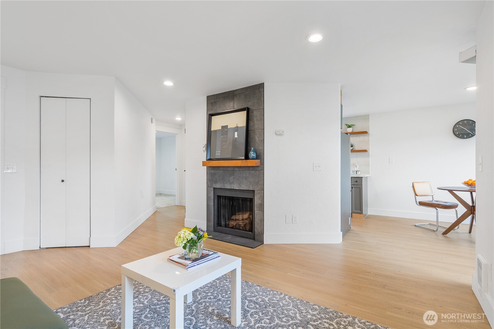 10320 SE 6th Street #B6, Bellevue, WA 98004