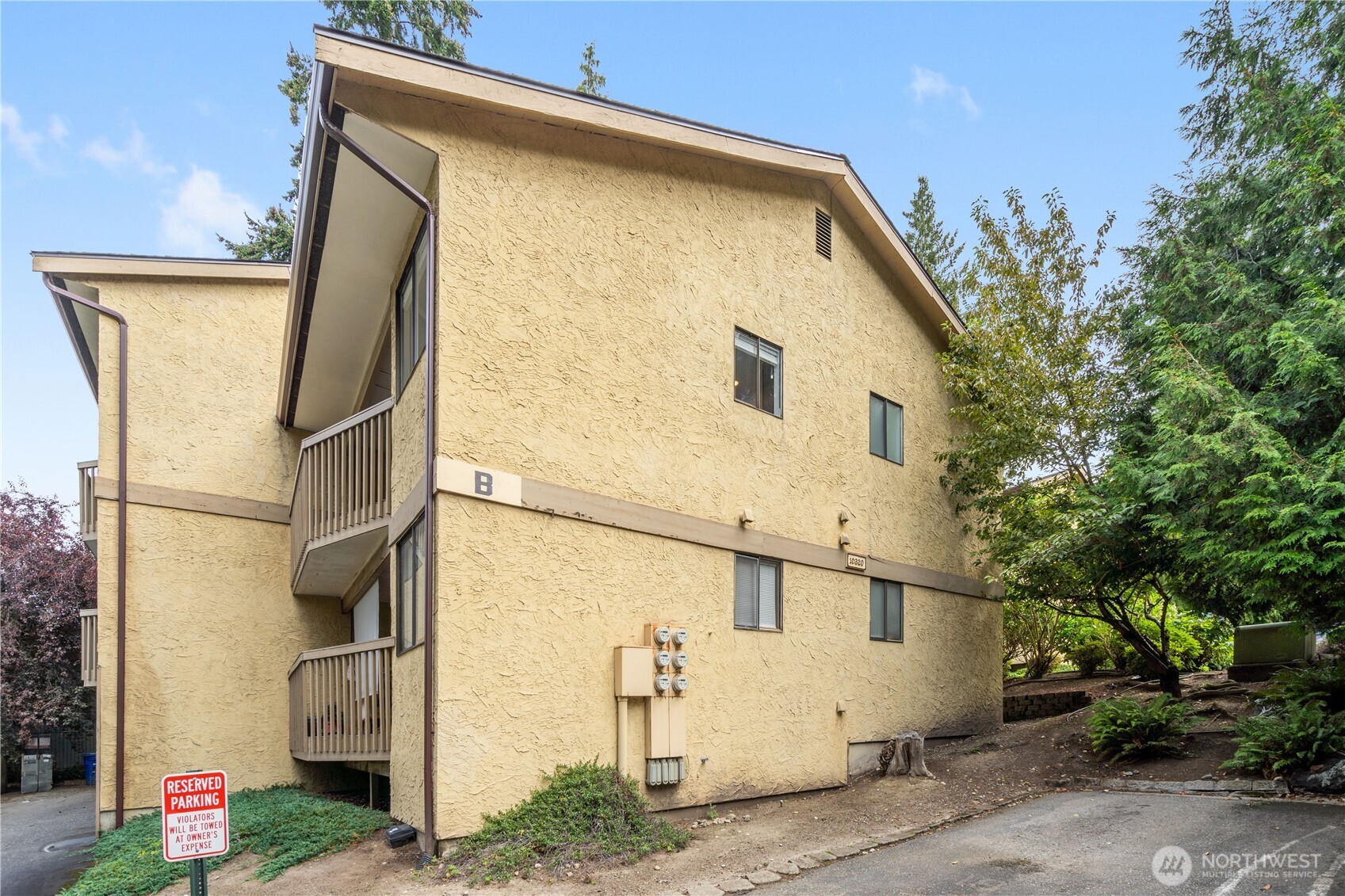 10320 SE 6th Street #B6, Bellevue, WA 98004