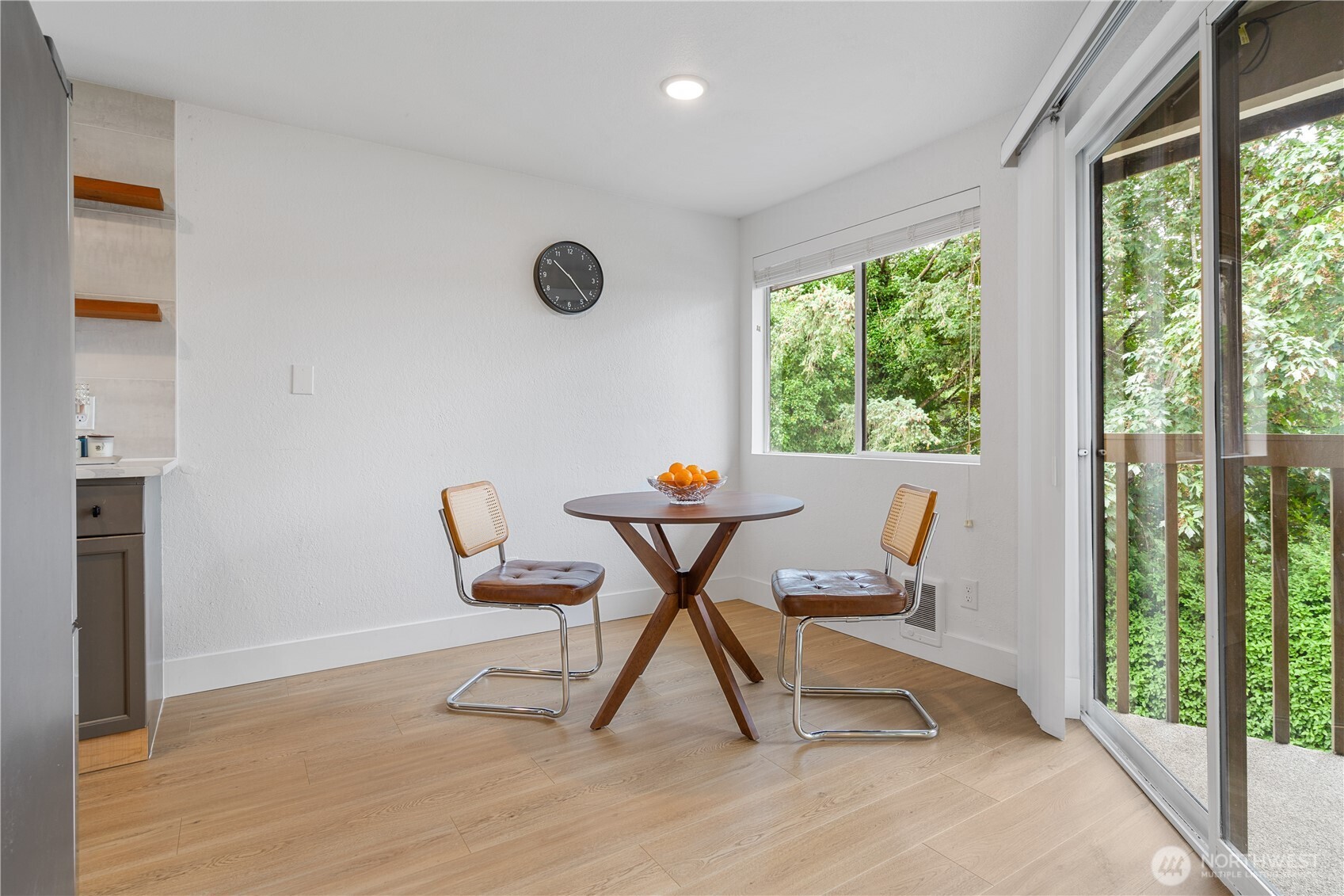 10320 SE 6th Street #B6, Bellevue, WA 98004