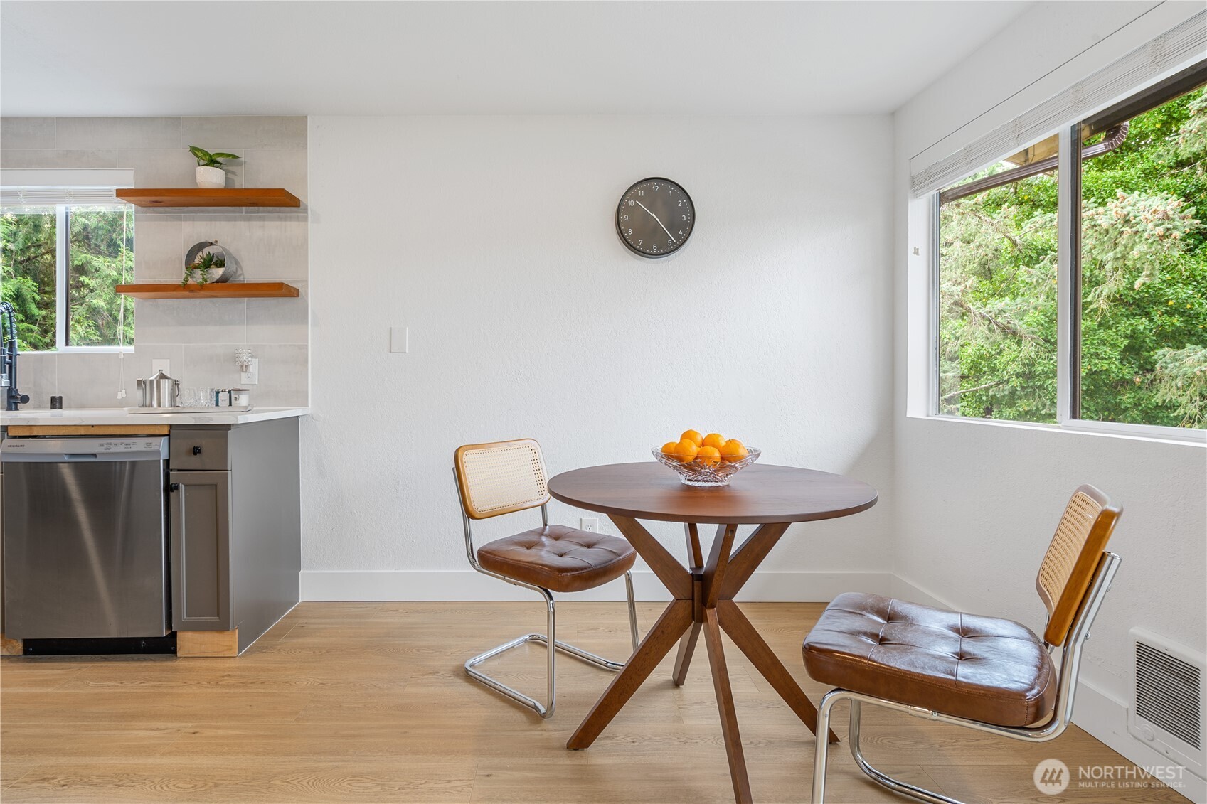 10320 SE 6th Street #B6, Bellevue, WA 98004
