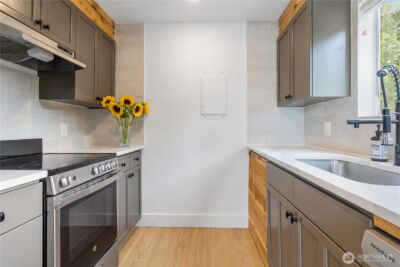 10320 SE 6th Street #B6, Bellevue, WA 98004 - Photo 10