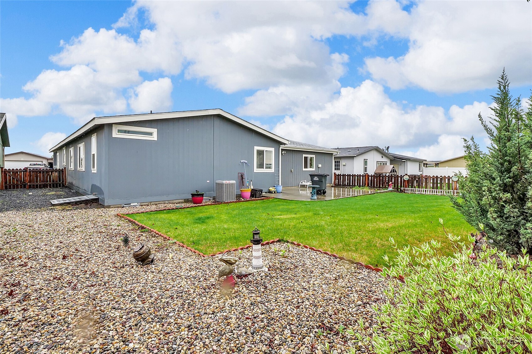 1701 E Burr Avenue #19, Moses Lake, WA 98837