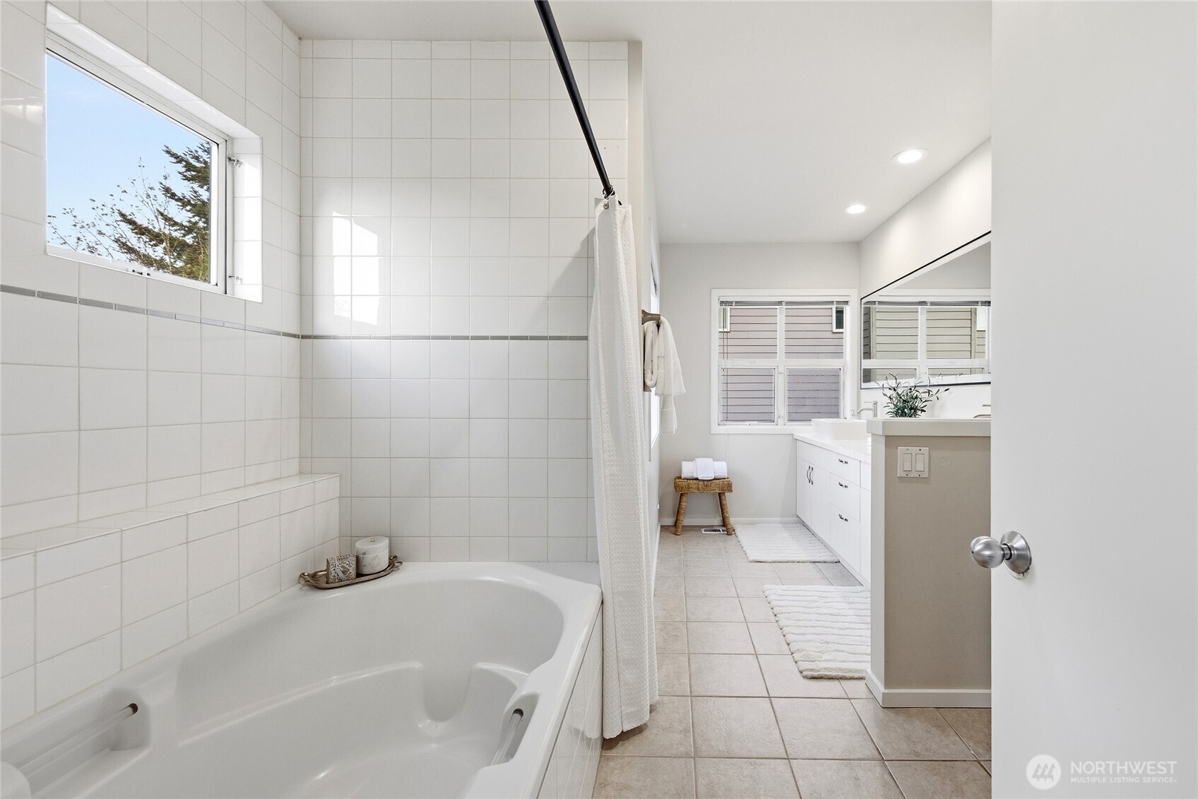 11203 NE 106th Place , Kirkland, WA 98033