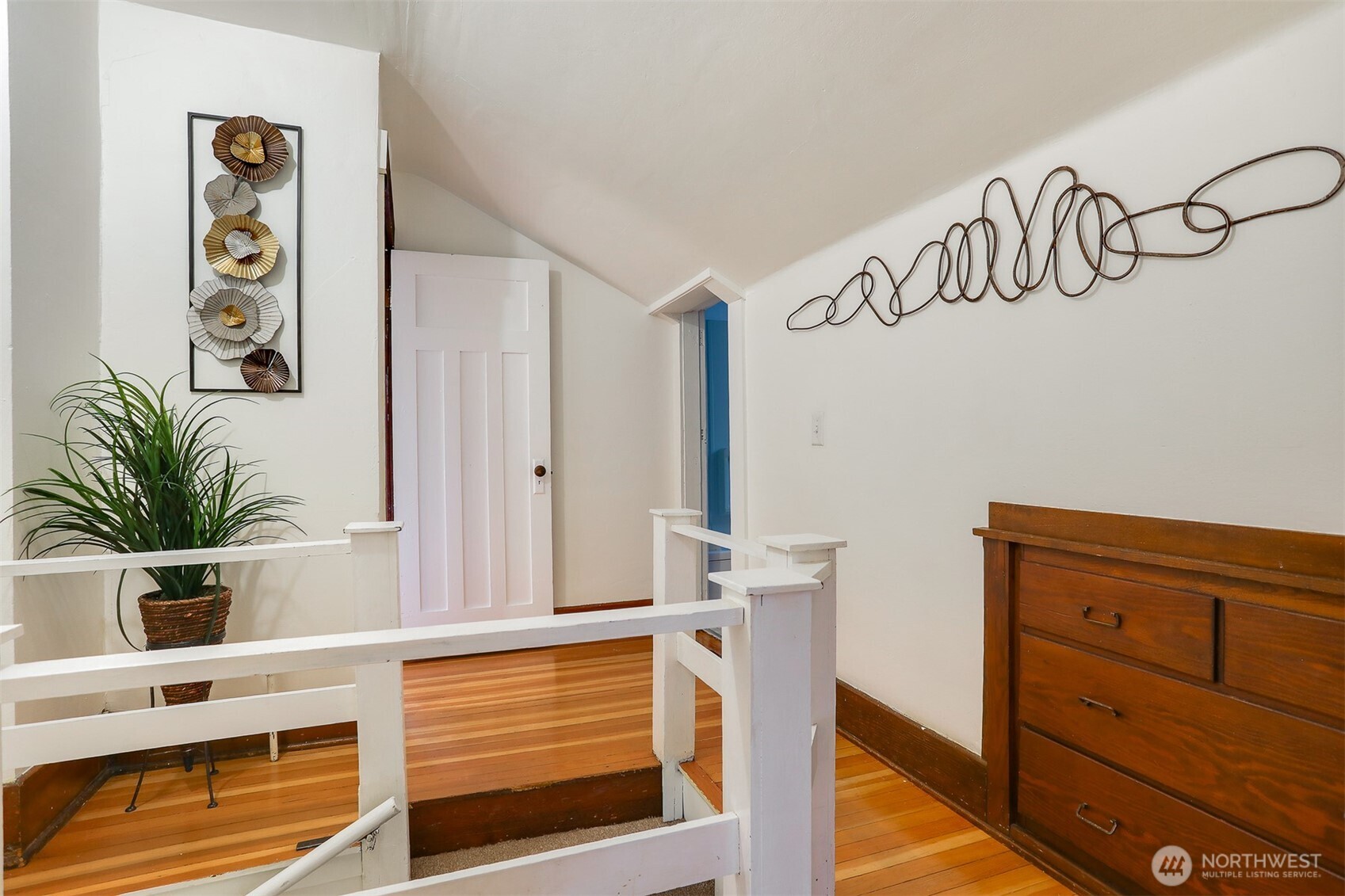 7015 2nd Avenue NW, Seattle, WA 98117
