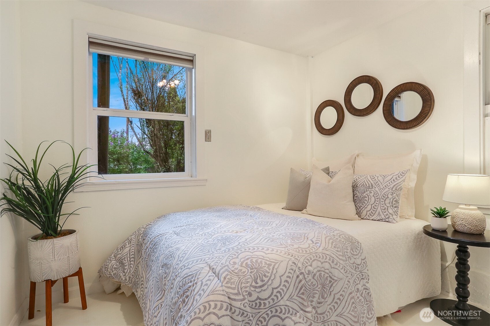 7015 2nd Avenue NW, Seattle, WA 98117