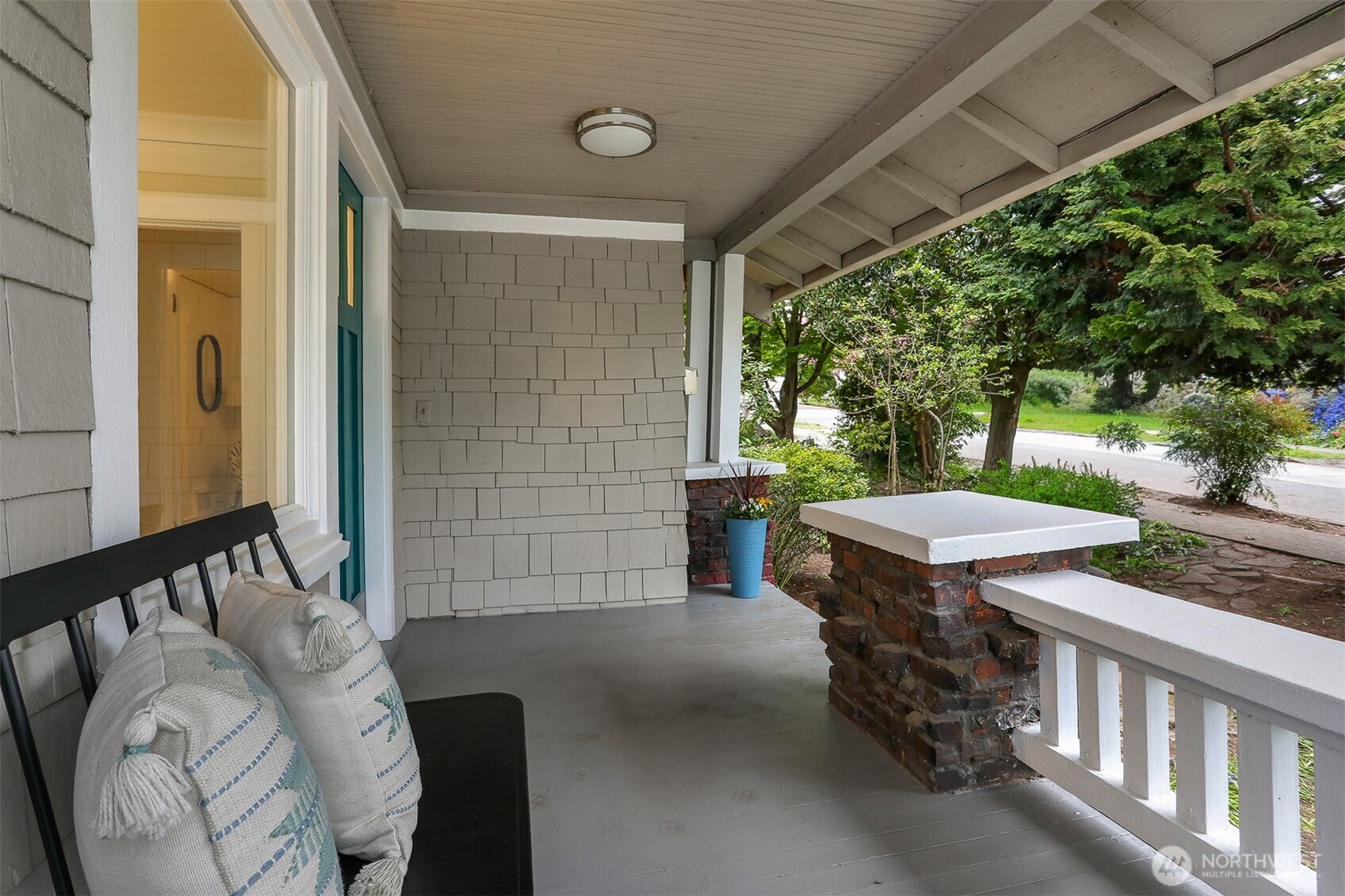 7015 2nd Avenue NW, Seattle, WA 98117