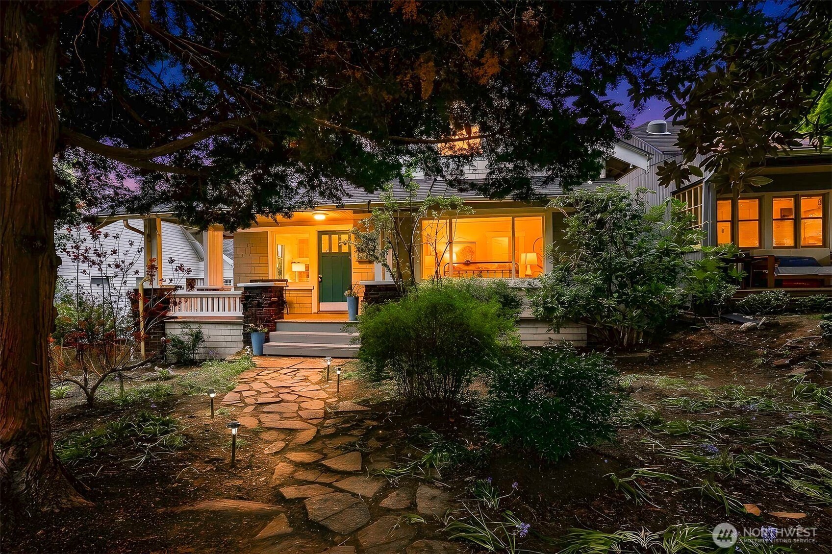 7015 2nd Avenue NW, Seattle, WA 98117