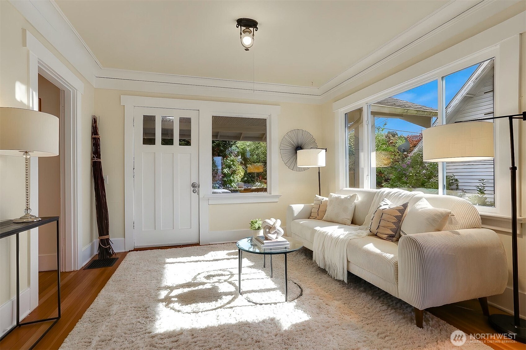 7015 2nd Avenue NW, Seattle, WA 98117