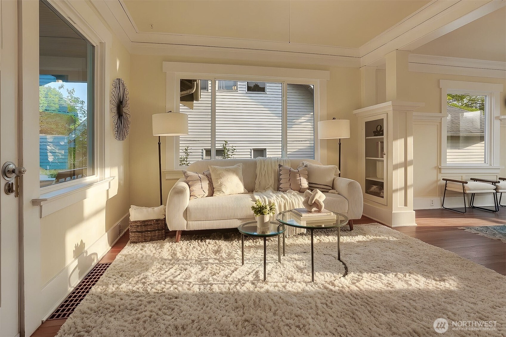 7015 2nd Avenue NW, Seattle, WA 98117