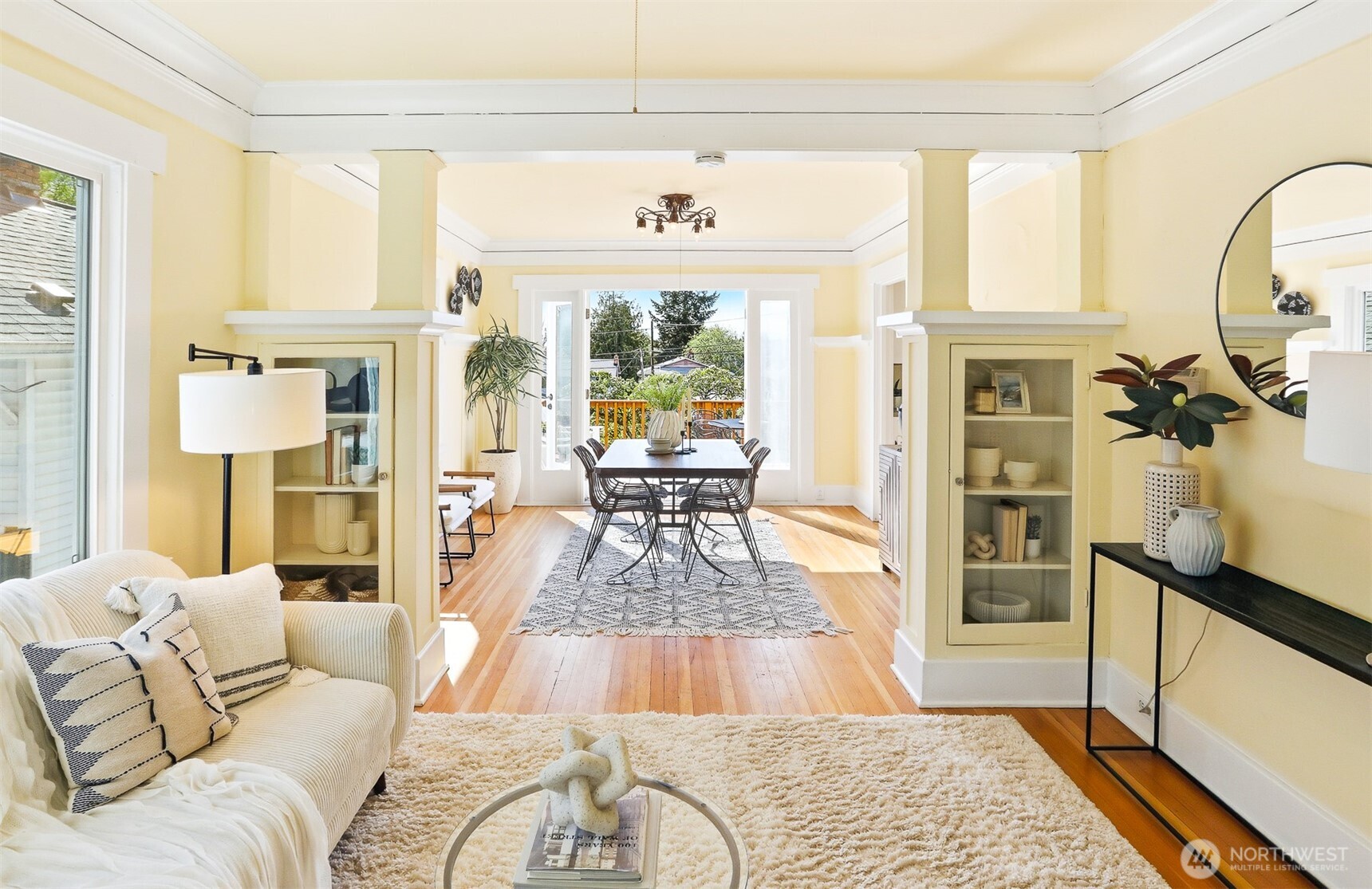 7015 2nd Avenue NW, Seattle, WA 98117