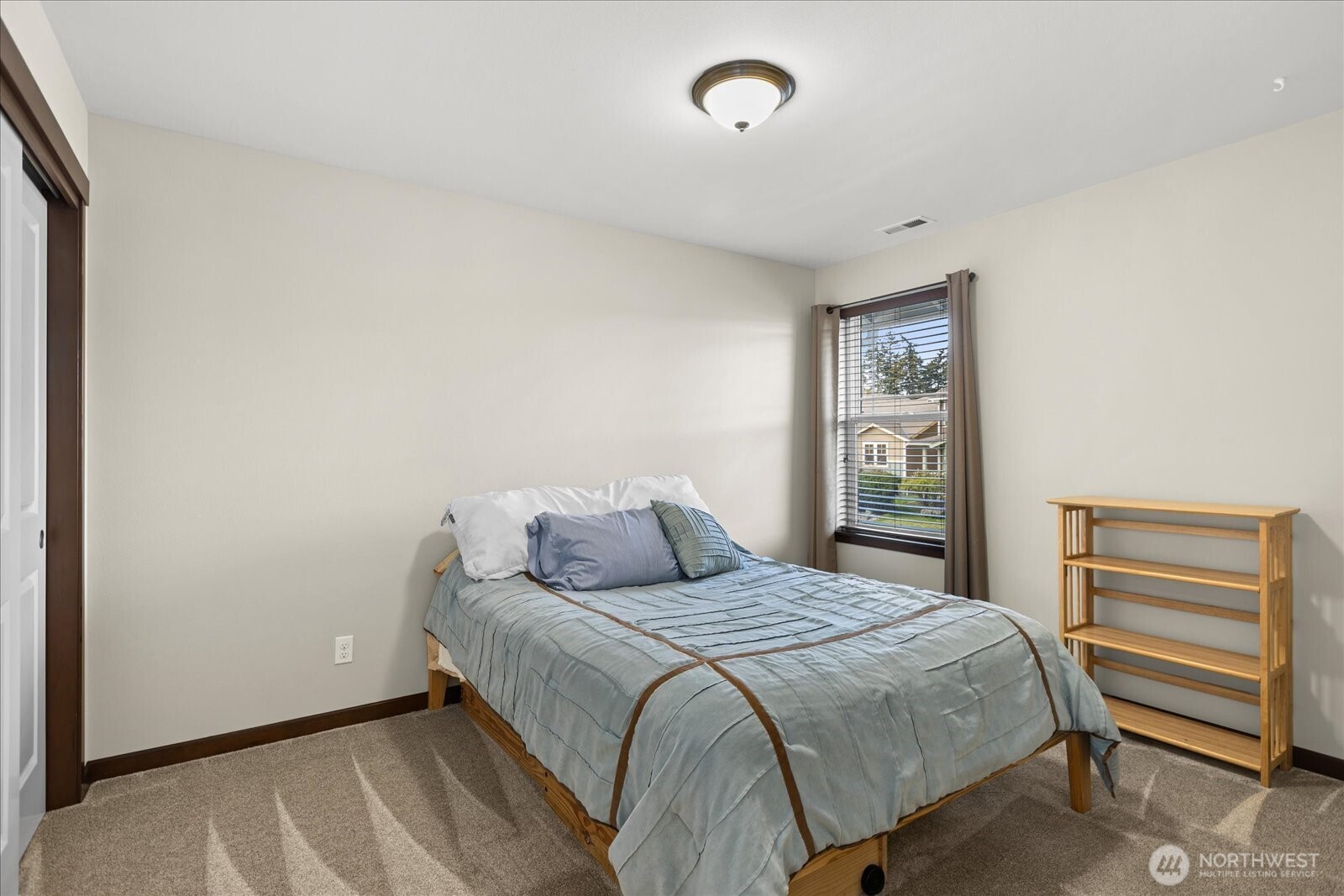 1630 SW Carnegie Street , Oak Harbor, WA 98277